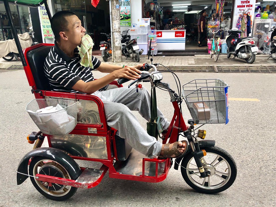 Câu chuyện có 1 không 2 về thủ lĩnh Tân Lì: Khi gượng dậy, việc nghĩ đến đầu tiên là giúp người - Ảnh 1. Câu chuyện có 1 không 2 về thủ lĩnh Tân Lì: Khi gượng dậy, việc nghĩ đến đầu tiên là giúp người - Ảnh 1.