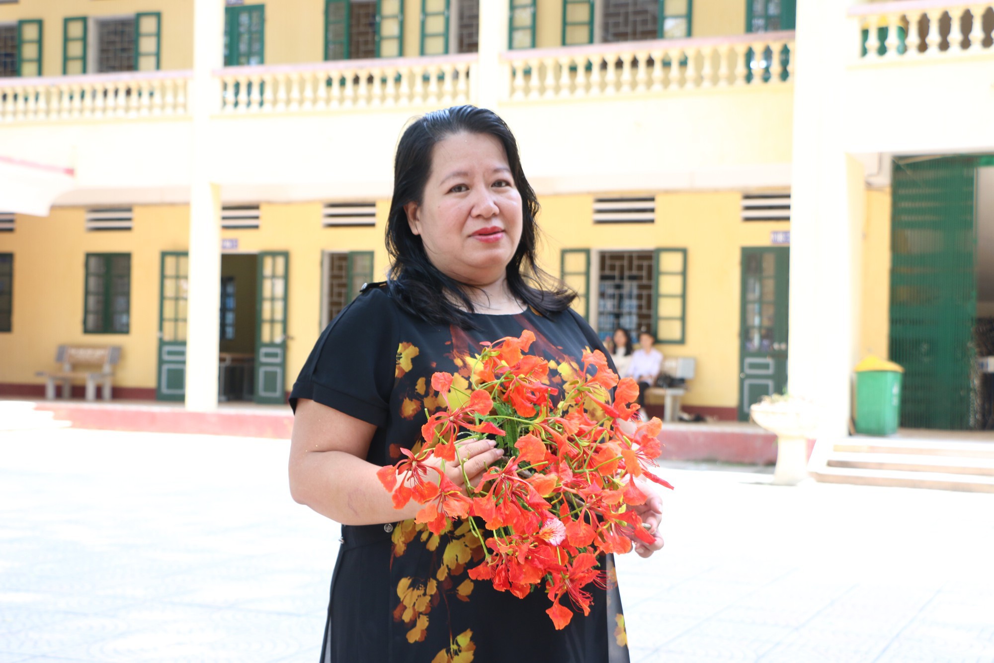 Thông tin tuyển sinh 2019 (29/5): Lời khai của những người được cho là nhờ Giám đốc Sở GD&ĐT Sơn La xem điểm thi, thi lớp 10 căng hơn thi đại học - Ảnh 2. Thông tin tuyển sinh 2019 (29/5): Lời khai của những người được cho là nhờ Giám đốc Sở GD&ĐT Sơn La xem điểm thi, thi lớp 10 căng hơn thi đại học - Ảnh 2.