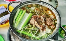 Quán lẩu bò nổi tiếng khiến người Sài Gòn lặn lội hàng chục cây số đến thưởng thức
