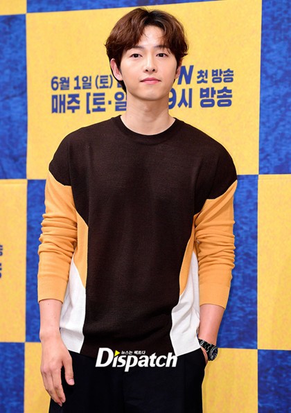 Song Joong Ki lên tiếng về tin đồn ngoại tình, hôn nhân trục trặc - Ảnh 1. Song Joong Ki lên tiếng về tin đồn ngoại tình, hôn nhân trục trặc - Ảnh 1.