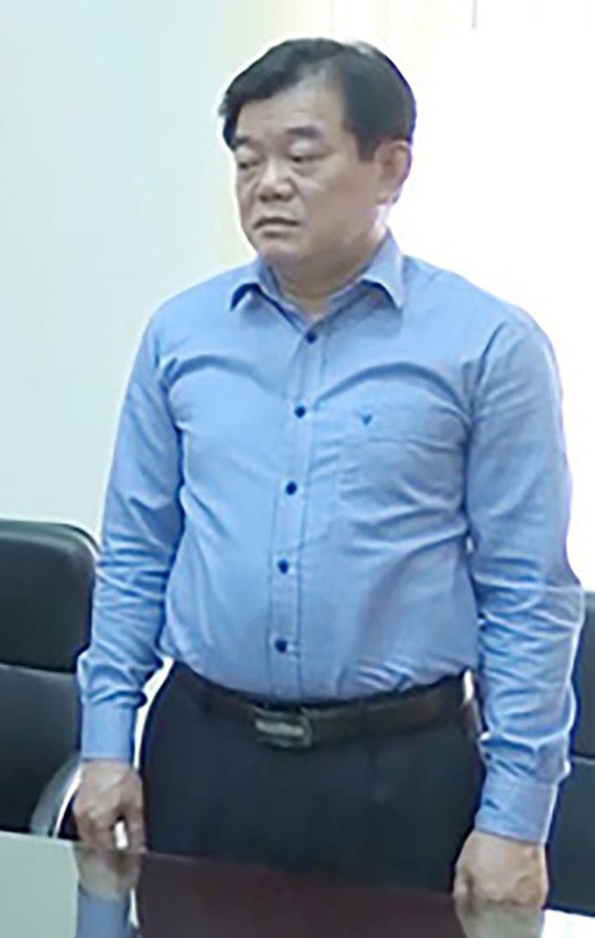 Vụ gian lận điểm thi ở Sơn La: Giám đốc Sở GD-ĐT Hoàng Tiến Đức khai gì khi bị triệu tập? - Ảnh 1. Vụ gian lận điểm thi ở Sơn La: Giám đốc Sở GD-ĐT Hoàng Tiến Đức khai gì khi bị triệu tập? - Ảnh 1.