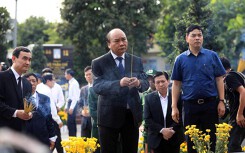 Thủ tướng Nguyễn Xuân Phúc đón linh cữu nguyên Chủ tịch nước Lê Đức Anh tại Nghĩa trang TP HCM