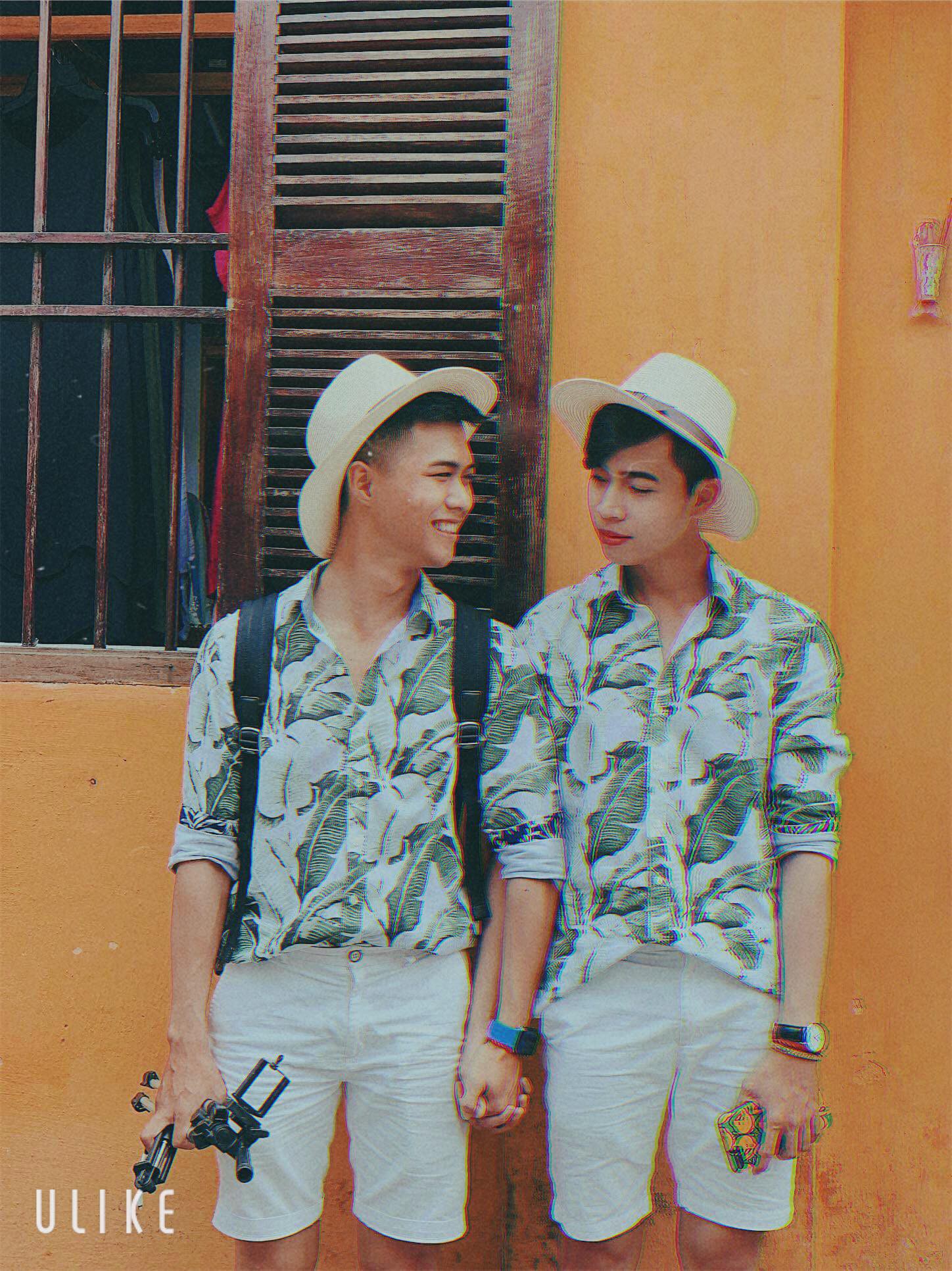 Bộ ảnh rất tình của cặp đôi đồng tính điển trai: Thanh xuân của anh là em - Ảnh 8. Bộ ảnh rất tình của cặp đôi đồng tính điển trai: Thanh xuân của anh là em - Ảnh 8.