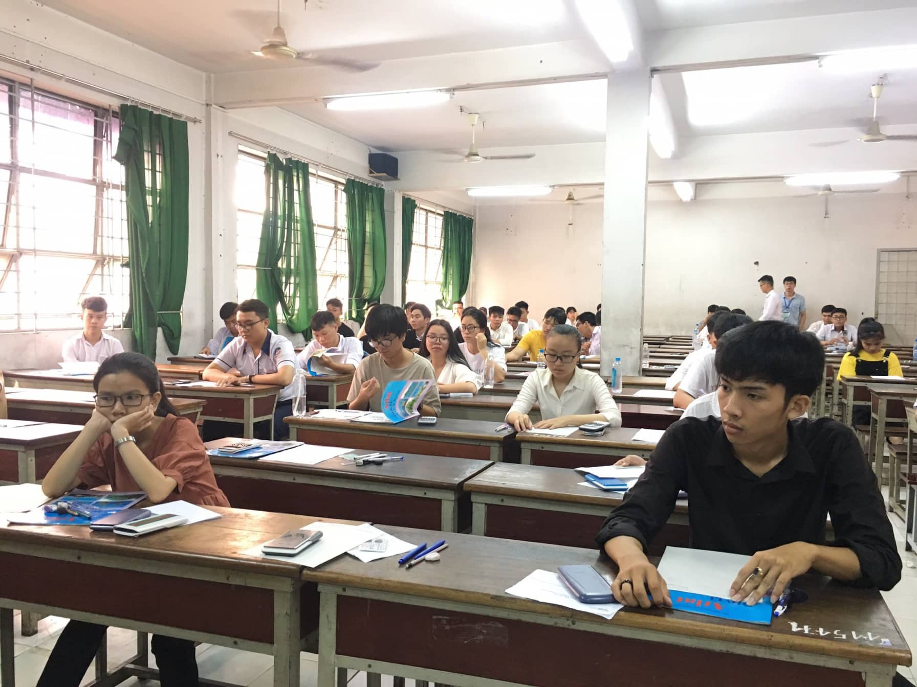 Tránh gian lận thi cử, các trường ĐH chọn lọc cán bộ tham gia coi thi và chấm thi - Ảnh 1. Tránh gian lận thi cử, các trường ĐH chọn lọc cán bộ tham gia coi thi và chấm thi - Ảnh 1.