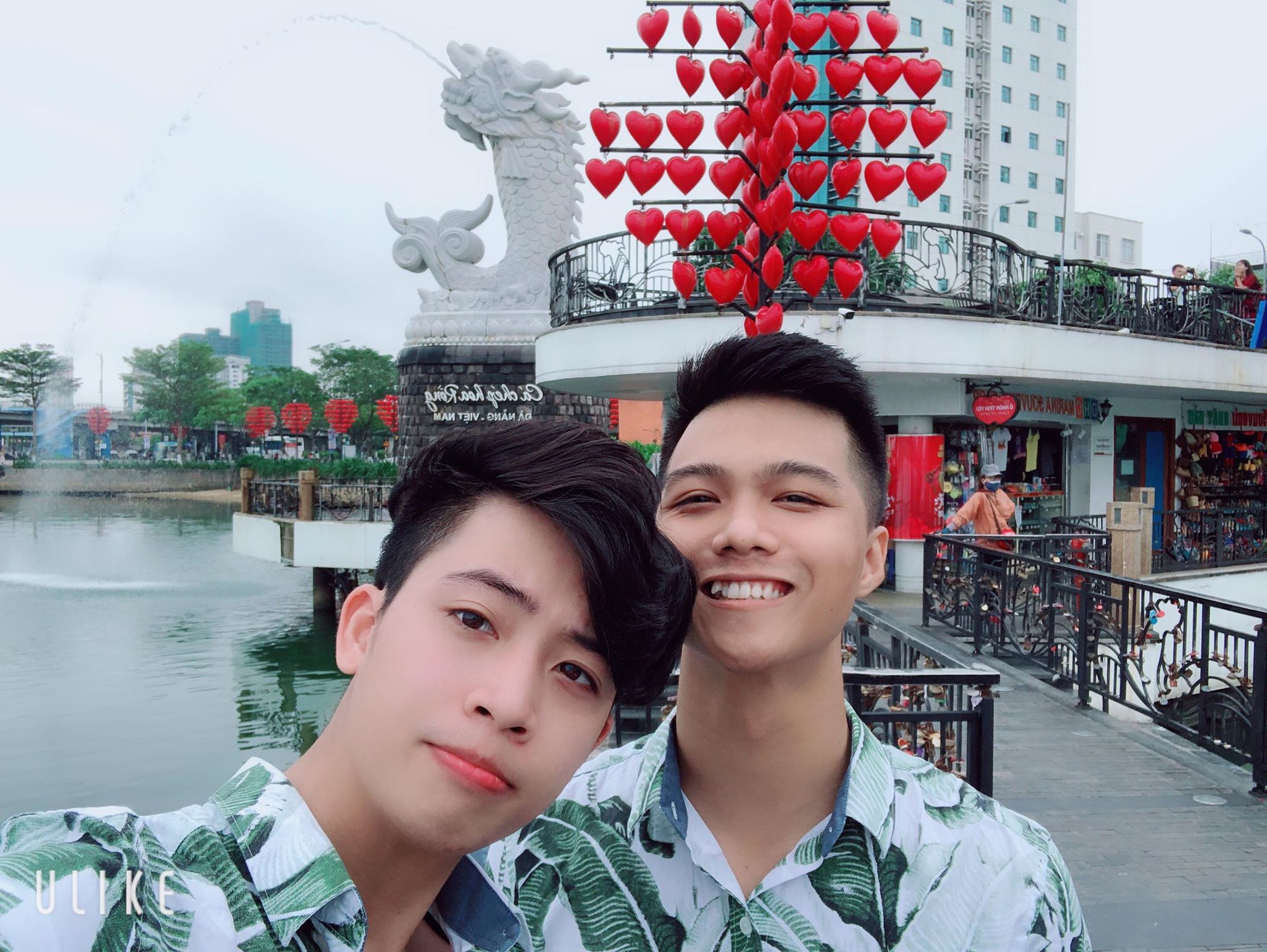 Bộ ảnh rất tình của cặp đôi đồng tính điển trai: Thanh xuân của anh là em - Ảnh 13. Bộ ảnh rất tình của cặp đôi đồng tính điển trai: Thanh xuân của anh là em - Ảnh 13.