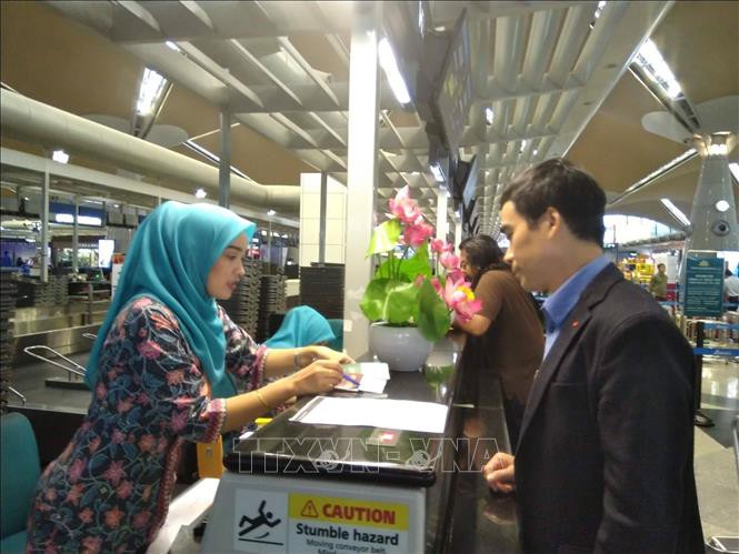 Đoàn Thị Hương đã lên máy bay về nước - Ảnh 1.