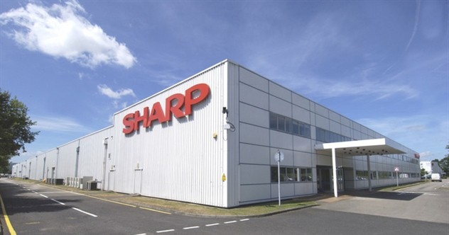 Sharp cân nhắc di chuyển sản xuất máy tính cá nhân ra khỏi Trung Quốc - Ảnh 1.