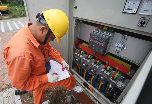 Có nên đầu tư tiếp vào doanh nghiệp độc quyền điện nhưng luôn kêu lỗ - Ảnh 2. Có nên đầu tư tiếp vào doanh nghiệp độc quyền điện nhưng luôn kêu lỗ - Ảnh 2.