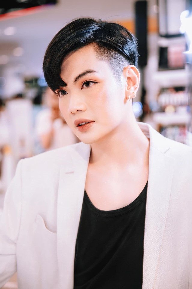 Đào Bá Lộc bị bạn trai đồng giới nhận xét Em giống mẹ anh - Ảnh 3. Đào Bá Lộc bị bạn trai đồng giới nhận xét Em giống mẹ anh - Ảnh 3.