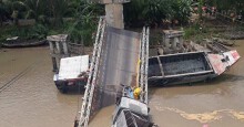 Cầu BOT bị sập sau khi vừa dừng thu phí