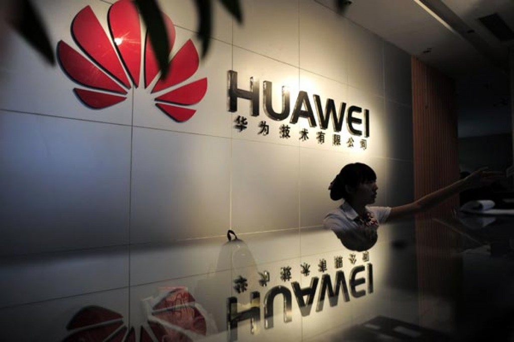 Đáp trả Hoa Kì, Huawei yêu cầu các nhân viên Mỹ về nước - Ảnh 1.