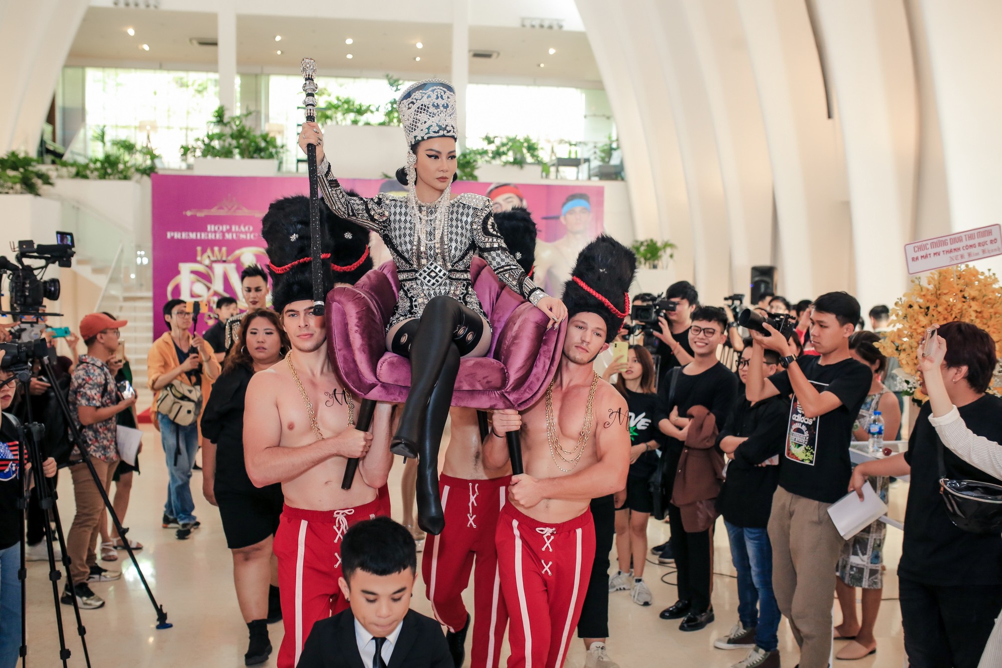 Từng từ chối danh xưng Diva 14 năm trước, vì sao Thu Minh lại chấp nhận tên gọi này ở hiện tại? - Ảnh 1. Từng từ chối danh xưng Diva 14 năm trước, vì sao Thu Minh lại chấp nhận tên gọi này ở hiện tại? - Ảnh 1.