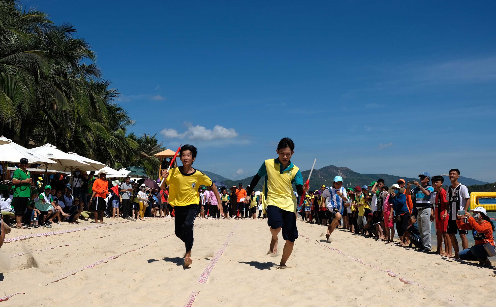 Gần 600 thiếu nhi vui chơi hết mình trong ngày Hội trẻ em khuyết tật lần tại Nha Trang - Ảnh 10.