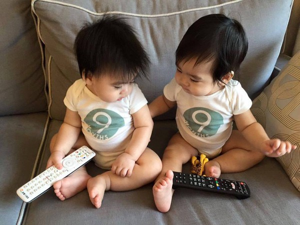 Mê mẩn vẻ đáng yêu của các thiên thần nhí nhà sao Hoa ngữ - Ảnh 11. Mê mẩn vẻ đáng yêu của các thiên thần nhí nhà sao Hoa ngữ - Ảnh 11.