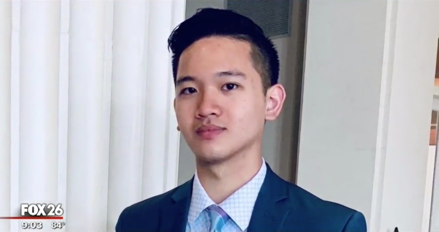 Nam sinh gốc Việt mồ côi cha, ngủ gầm cầu trúng tuyển ĐH Harvard - Ảnh 2. Nam sinh gốc Việt mồ côi cha, ngủ gầm cầu trúng tuyển ĐH Harvard - Ảnh 2.