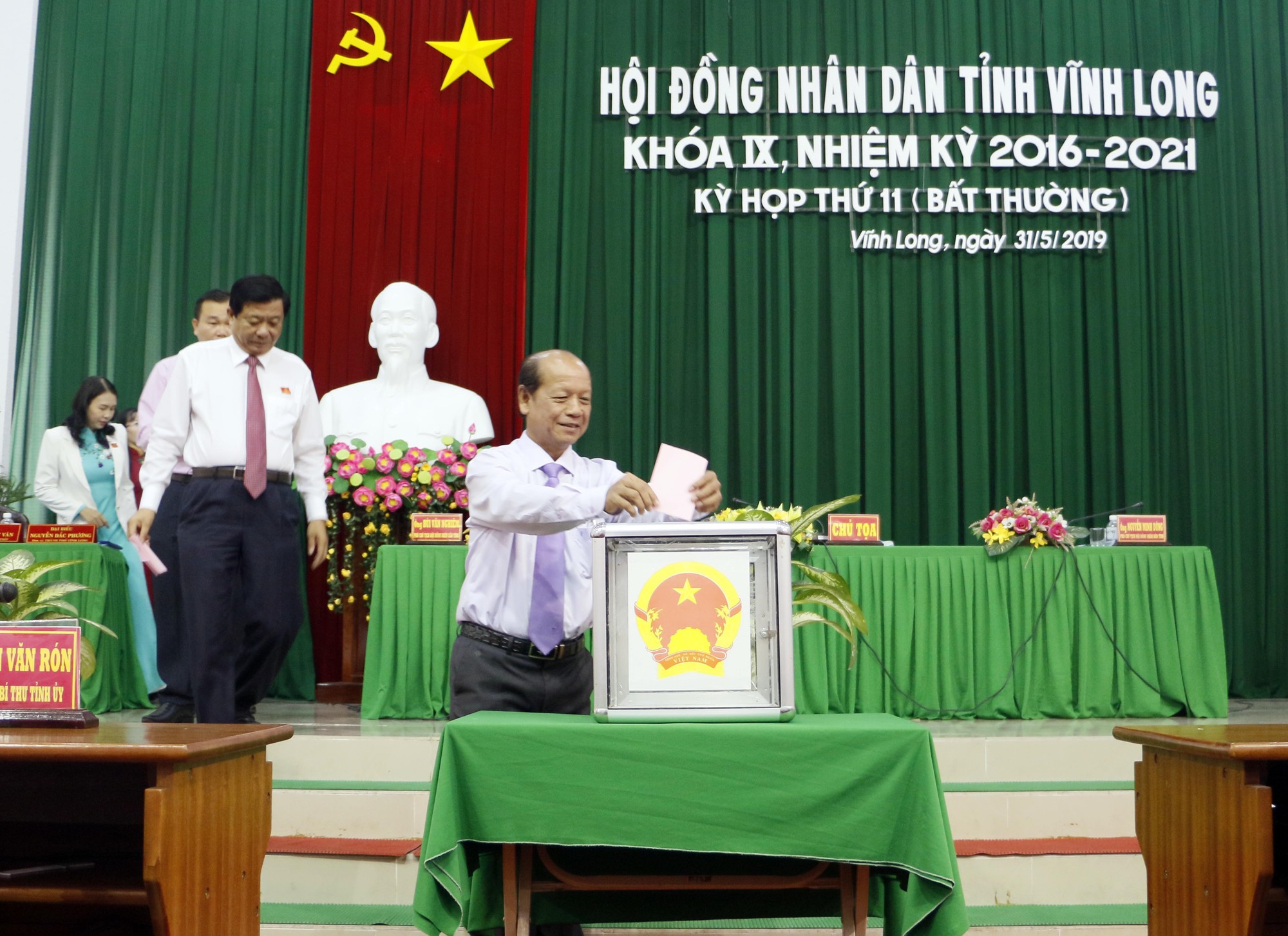 Vĩnh Long có tân Chủ tịch HĐND tỉnh - Ảnh 1. Vĩnh Long có tân Chủ tịch HĐND tỉnh - Ảnh 1.