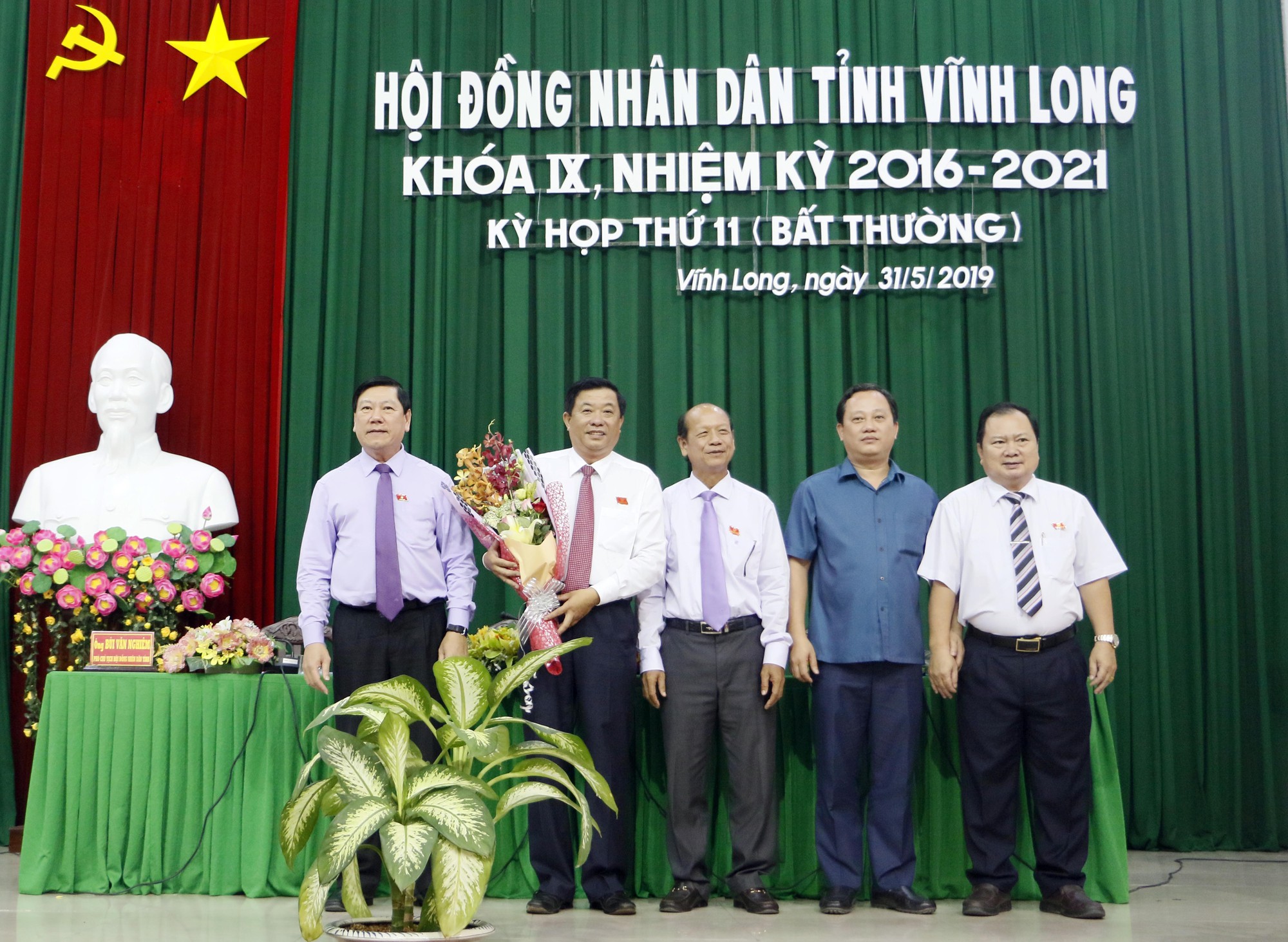Vĩnh Long có tân Chủ tịch HĐND tỉnh - Ảnh 2. Vĩnh Long có tân Chủ tịch HĐND tỉnh - Ảnh 2.