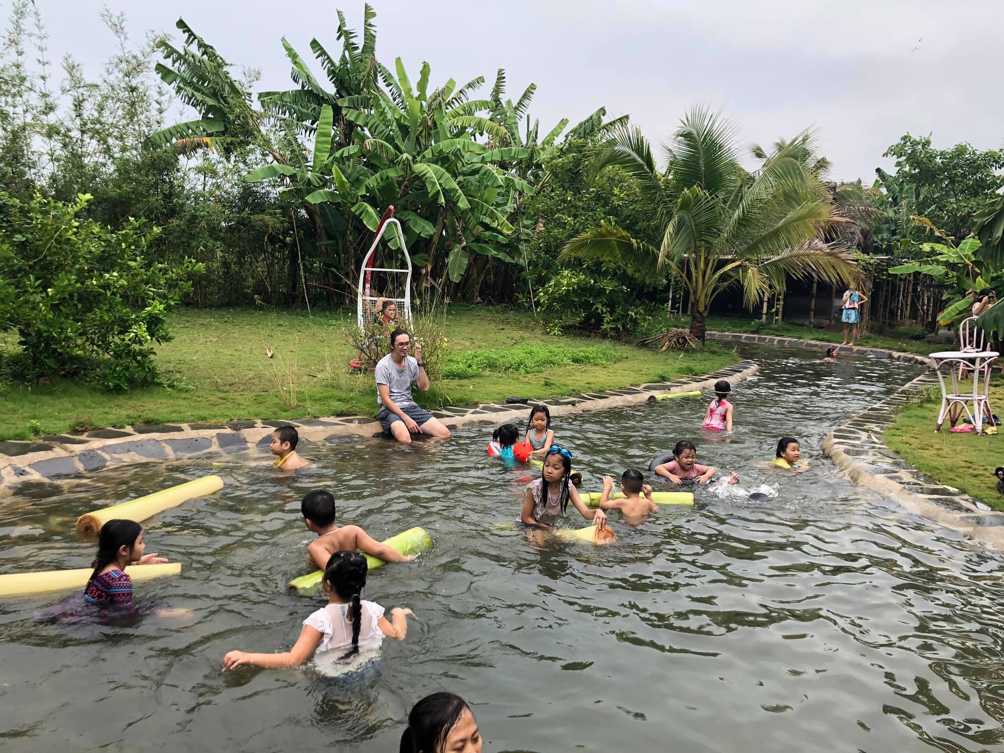 Những tour du lịch sinh thái gần Sài Gòn cho các gia đình có trẻ nhỏ ngày hè - Ảnh 3. Những tour du lịch sinh thái gần Sài Gòn cho các gia đình có trẻ nhỏ ngày hè - Ảnh 3.