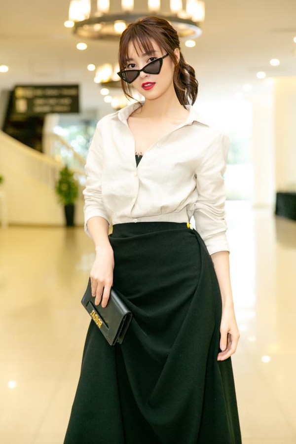 Gu thời trang của Ninh Dương Lan Ngọc: Mặc streetstyle đã chất, diện váy gợi cảm cũng rất thần thái - Ảnh 9. Gu thời trang của Ninh Dương Lan Ngọc: Mặc streetstyle đã chất, diện váy gợi cảm cũng rất thần thái - Ảnh 9.