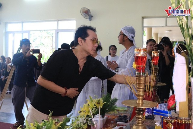 NSƯT Thành Lộc: Anh Lê Bình ra đi, tôi mừng hơn là buồn - Ảnh 1. NSƯT Thành Lộc: Anh Lê Bình ra đi, tôi mừng hơn là buồn - Ảnh 1.