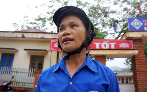 Trường vắng học sinh sau vụ kẻ cầm dao xông vào đâm 6 cô trò - Ảnh 4. Trường vắng học sinh sau vụ kẻ cầm dao xông vào đâm 6 cô trò - Ảnh 4.