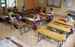 Trường vắng học sinh sau vụ kẻ cầm dao xông vào đâm 6 cô trò