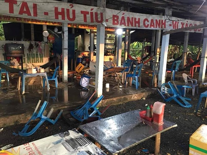 Chủ quán đánh khách đổ máu vì tô hủ tiếu 100 nghìn từng vác dao đuổi theo ô tô vì không ăn đĩa cơm 35 nghìn - Ảnh 4.