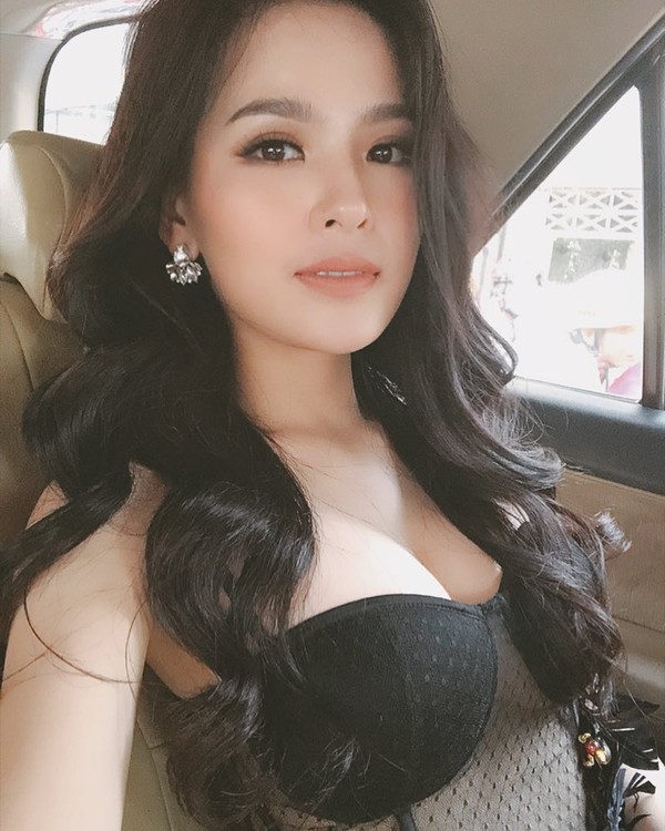 Vẻ đẹp gợi cảm của nữ diễn viên phim Mì Gõ đang dính nghi án lộ clip nóng 8 giây - Ảnh 6. Vẻ đẹp gợi cảm của nữ diễn viên phim Mì Gõ đang dính nghi án lộ clip nóng 8 giây - Ảnh 6.