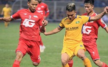 'Quế Ngọc Hải phải cẩn thận dù trong hay ngoài sân cỏ'