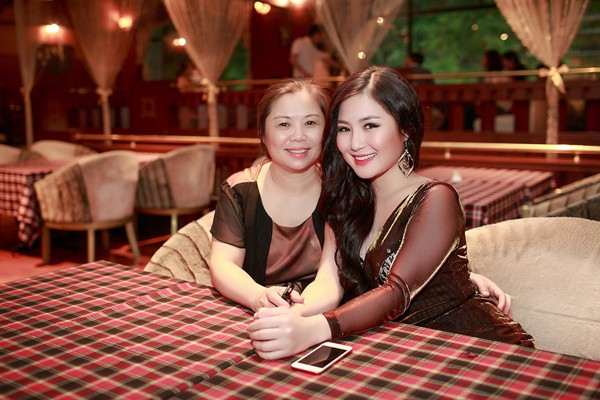 Sốc: Hương Tràm tuyên bố tạm dừng ca hát sau 5 năm dùng thuốc ngủ liên tục - Ảnh 3. Sốc: Hương Tràm tuyên bố tạm dừng ca hát sau 5 năm dùng thuốc ngủ liên tục - Ảnh 3.
