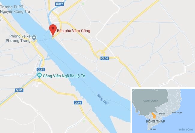Xử phạt nhóm đưa ôtô xuống phà Vàm Cống để nhận tiền - Ảnh 2. Xử phạt nhóm đưa ôtô xuống phà Vàm Cống để nhận tiền - Ảnh 2.
