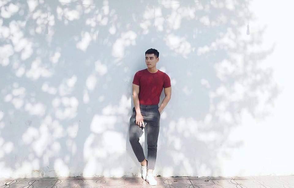 Khánh Sự - cực phẩm LGBT sở hữu những set đồ vừa đơn giản vừa thu hút - Ảnh 1.
