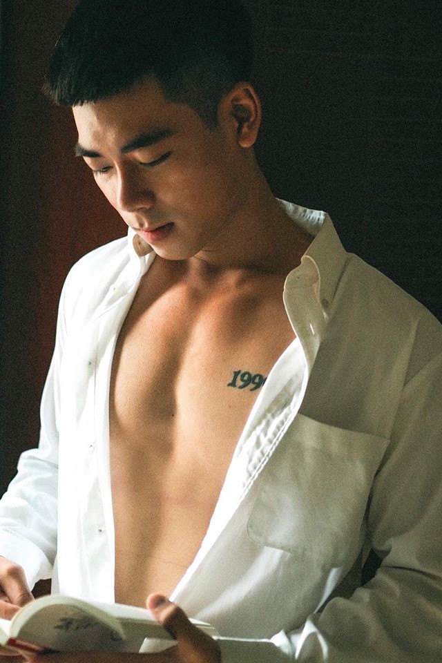 Khánh Sự - cực phẩm LGBT sở hữu những set đồ vừa đơn giản vừa thu hút - Ảnh 4.