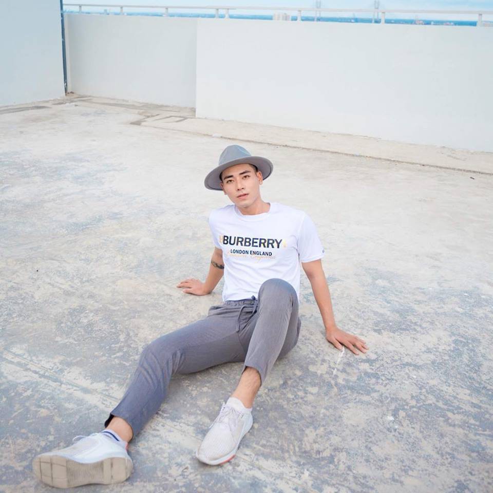 Khánh Sự - cực phẩm LGBT sở hữu những set đồ vừa đơn giản vừa thu hút - Ảnh 9.