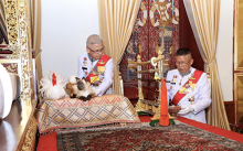 Tranh cãi về chú mèo xuất hiện trong lễ đăng quang của nhà vua Thái Lan