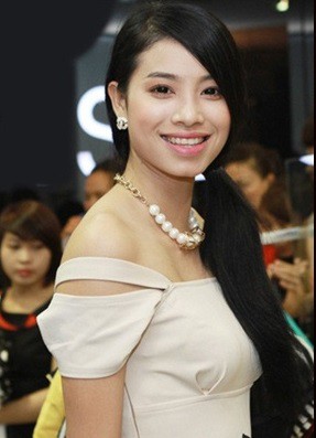 Thời trang của Phạm Hương thay đổi ra sao sau 9 năm dấn thân vào showbiz? - Ảnh 1. Thời trang của Phạm Hương thay đổi ra sao sau 9 năm dấn thân vào showbiz? - Ảnh 1.
