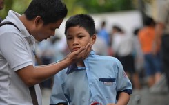 Làm việc từ 8h30: 'Đưa con đi học, chúng tôi lang thang đâu cho đến giờ làm?'