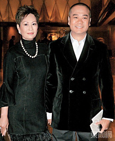 Anh cả TVB Âu Dương Chấn Hoa: Hôn nhân không con cái, chống chọi bạo bệnh tuổi xế chiều - Ảnh 6. Anh cả TVB Âu Dương Chấn Hoa: Hôn nhân không con cái, chống chọi bạo bệnh tuổi xế chiều - Ảnh 6.