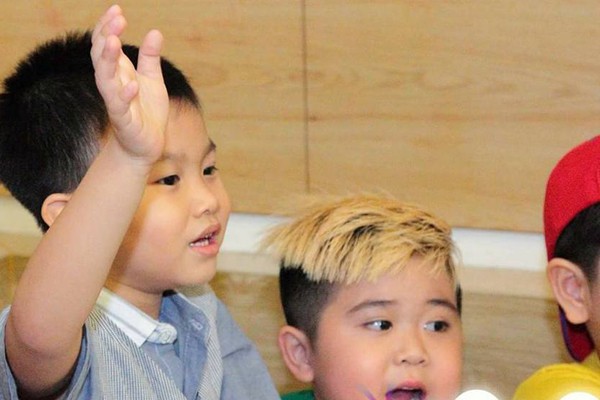 Giáo sư biết tuốt Minh Khang khiến MC Lại Văn Sâm ngả mũ thán phục ở Mặt trời bé con giờ ra sao? - Ảnh 9. Giáo sư biết tuốt Minh Khang khiến MC Lại Văn Sâm ngả mũ thán phục ở Mặt trời bé con giờ ra sao? - Ảnh 9.