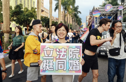 Cộng đồng LGBT thế giới hôm nay (6/5): Sau khi bị lên án toàn cầu, Brunei tuyên bố sẽ không thi hành án tử hình với người quan hệ đồng tính - Ảnh 2.