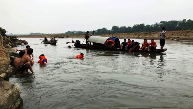 Thanh Hóa: Rủ nhau tắm sông Mã, 4 học sinh lớp 7 đuối nước thương tâm - Ảnh 1. Thanh Hóa: Rủ nhau tắm sông Mã, 4 học sinh lớp 7 đuối nước thương tâm - Ảnh 1.