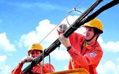Phó Thủ tướng yêu cầu Bộ Công Thương đánh giá tác động của việc điều chỉnh giá điện