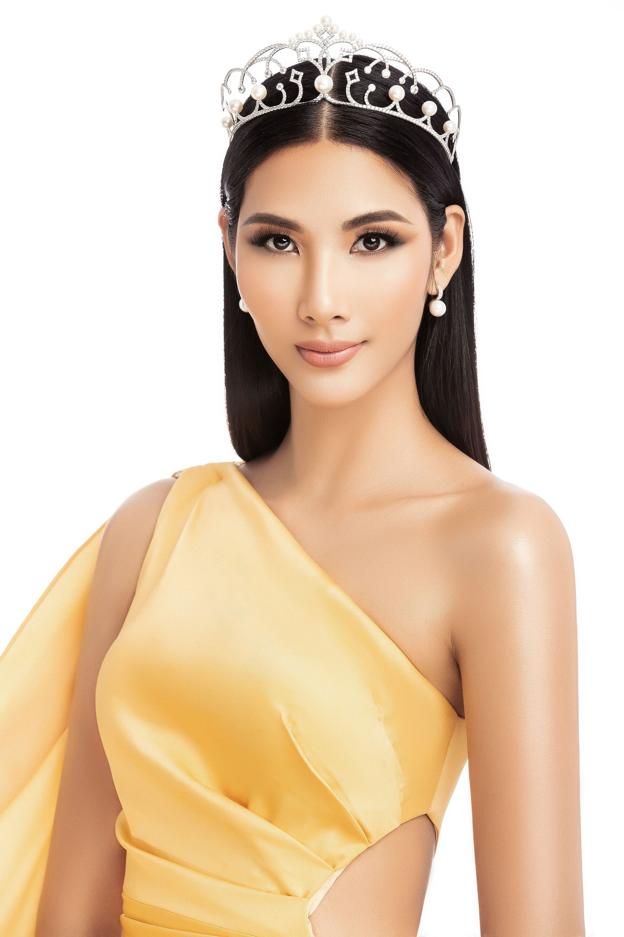 Những điều cộng đồng mạng mong muốn Á hậu Hoàng Thùy thay đổi trước thềm Miss Universe 2019 - Ảnh 1. Những điều cộng đồng mạng mong muốn Á hậu Hoàng Thùy thay đổi trước thềm Miss Universe 2019 - Ảnh 1.