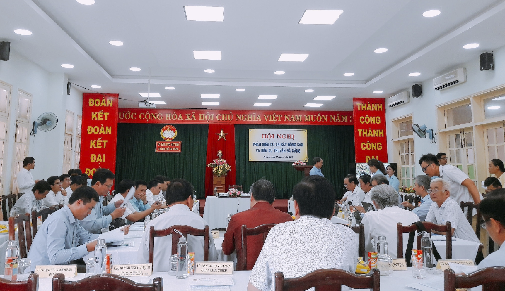 Bà Nguyễn Thị Như Loan nói gặp tai nạn tại Dự án bất động sản và bến du thuyền - Marina Complex ở Đà Nẵng - Ảnh 1. Bà Nguyễn Thị Như Loan nói gặp tai nạn tại Dự án bất động sản và bến du thuyền - Marina Complex ở Đà Nẵng - Ảnh 1.