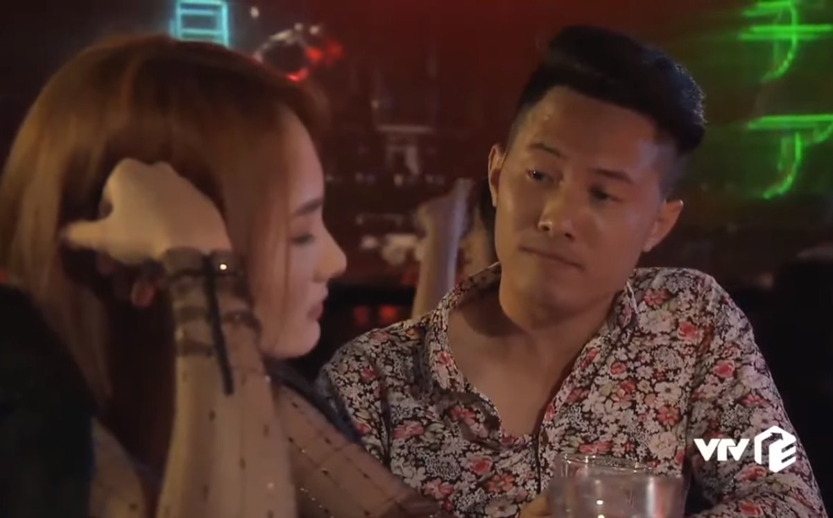 Về nhà đi con tập 21: Thư làm ăn thất bát phải sang nhượng cửa hàng, Vũ nổi cáu với gã sở khanh vì ghen? - Ảnh 10. Về nhà đi con tập 21: Thư làm ăn thất bát phải sang nhượng cửa hàng, Vũ nổi cáu với gã sở khanh vì ghen? - Ảnh 10.