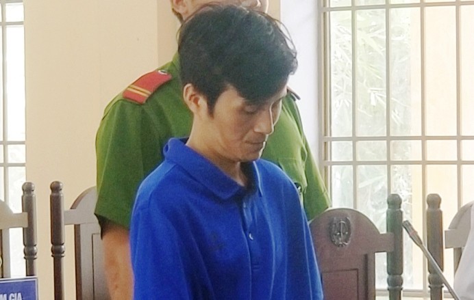 Gã hàng xóm nhiều lần hiếp dâm bé gái 10 tuổi ở Quảng Nam - Ảnh 1. Gã hàng xóm nhiều lần hiếp dâm bé gái 10 tuổi ở Quảng Nam - Ảnh 1.