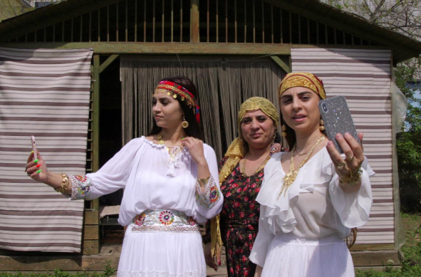 Dịch vụ yểm bùa yêu qua mạng của phù thủy Romania - Ảnh 2. Dịch vụ yểm bùa yêu qua mạng của phù thủy Romania - Ảnh 2.