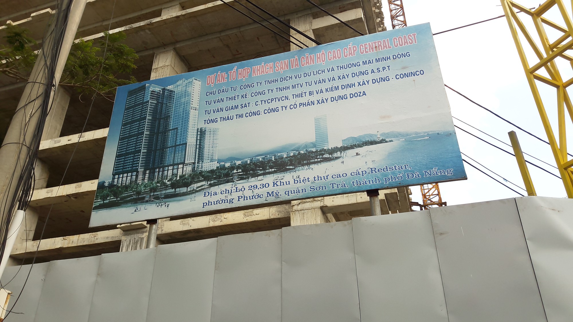 Công trình đắp chiếu trên đất vàng 300 triệu đồng/m2 mặt tiền biển Đà Nẵng - Ảnh 3. Công trình đắp chiếu trên đất vàng 300 triệu đồng/m2 mặt tiền biển Đà Nẵng - Ảnh 3.