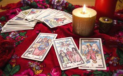 Tử vi hôm nay (9/5) qua lá bài Tarot: Chấp nhận và hài lòng