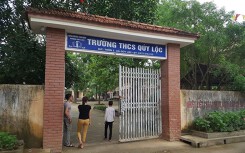 Thầy giáo nhập viện sau khi bị phụ huynh vào trường đuổi đánh